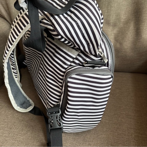 Sable Black & White Striped Backpack Diaper Bag. Excellent conditional INV25/478 - Picture 4 of 16